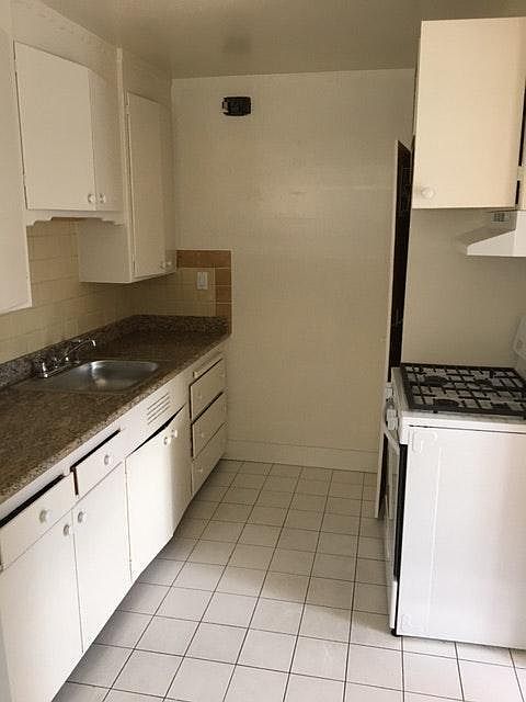 2nd image of 4213 Montgomery St