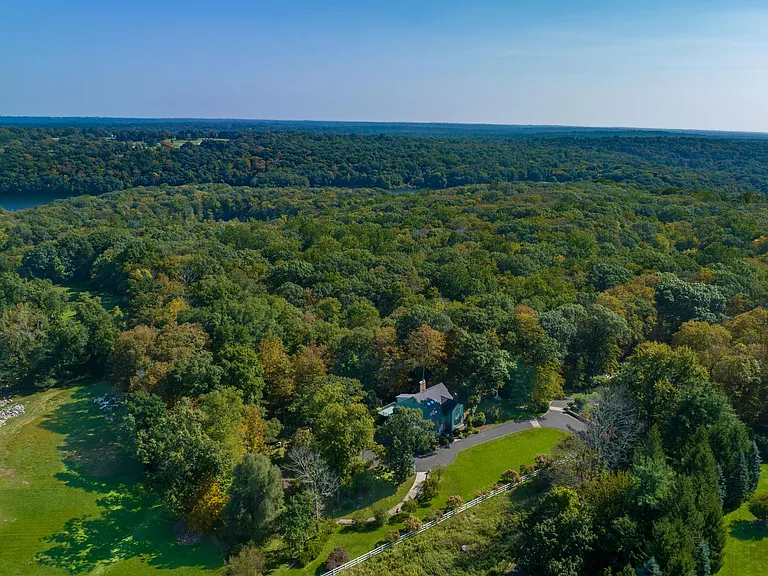 388 Taconic Rd — Photo 27