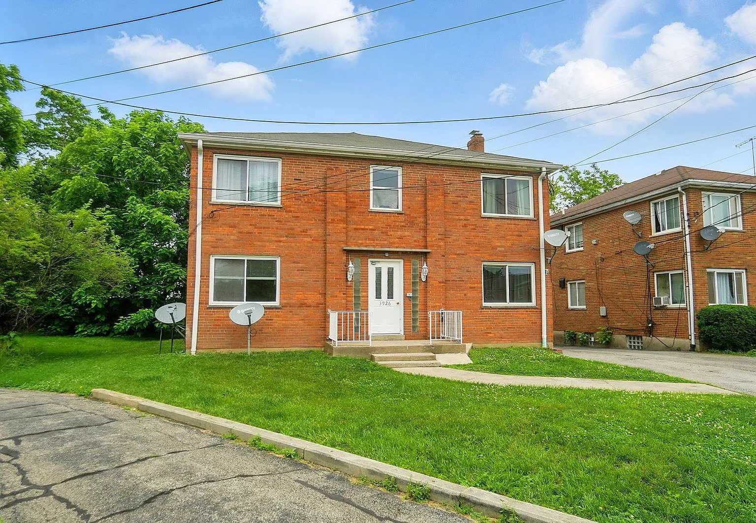 1 bed, 1.0 bath, 850 sqft, $875 — Photo 2