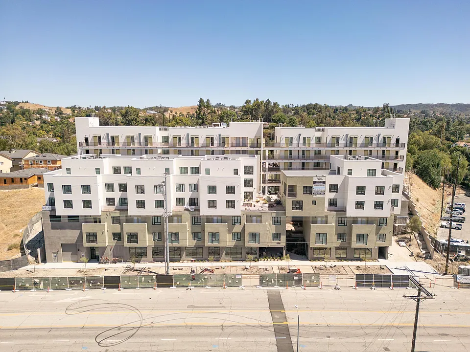 Woodlake Apartments