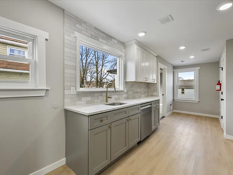 143 Johnston Ave — Photo 11