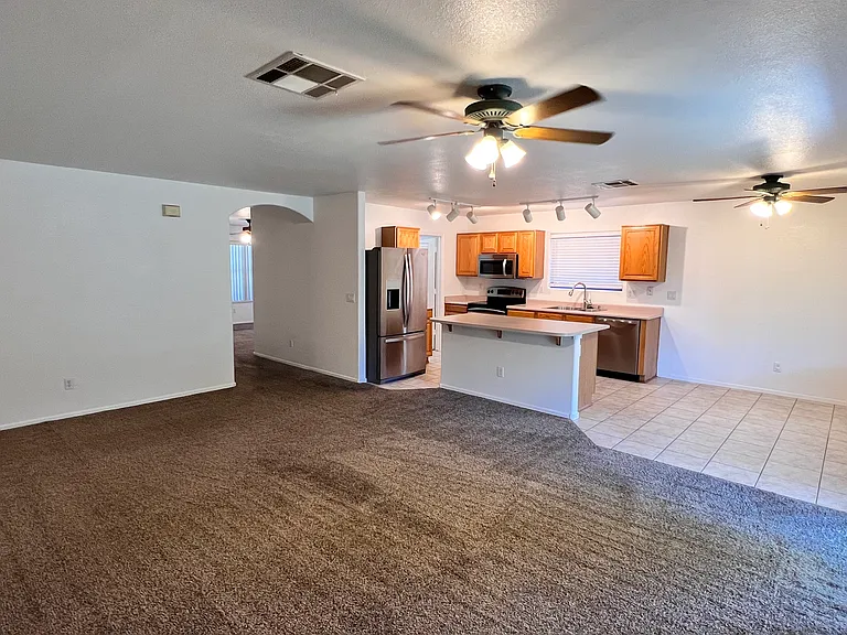 3041 W Horsham Dr — Photo 5