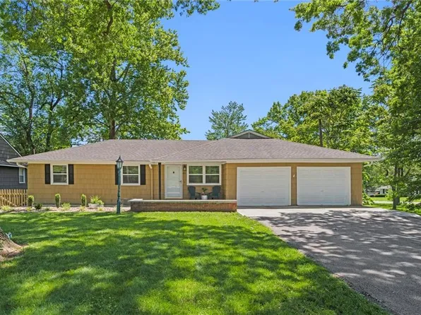 801 E 117th St, Kansas City, MO 64131