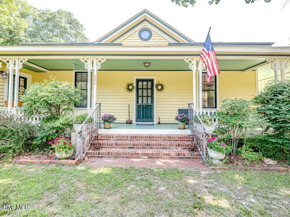 524 Carthage Street, Cameron, NC 28326