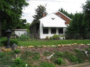 107 N Key St, Pilot Mountain, NC 27041