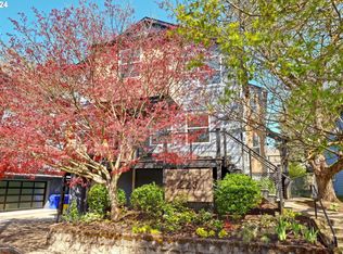 223 NE Ivy St APT C, Portland, OR 97212