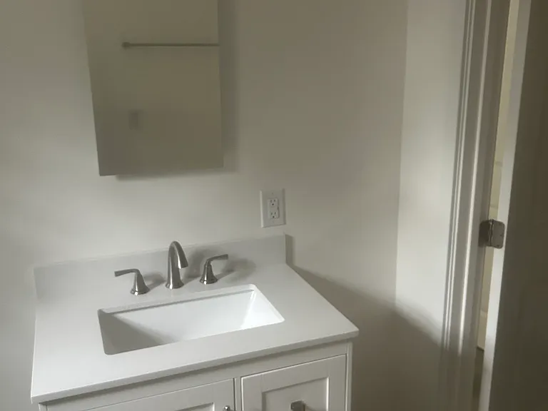 2826 Buckingham Rd #2828 — Photo 12