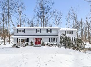 102 Mimosa Cir, Ridgefield, CT 06877