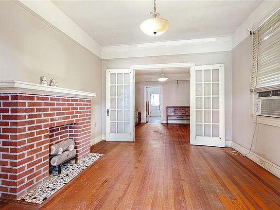 3rd image of 1105 Numa St