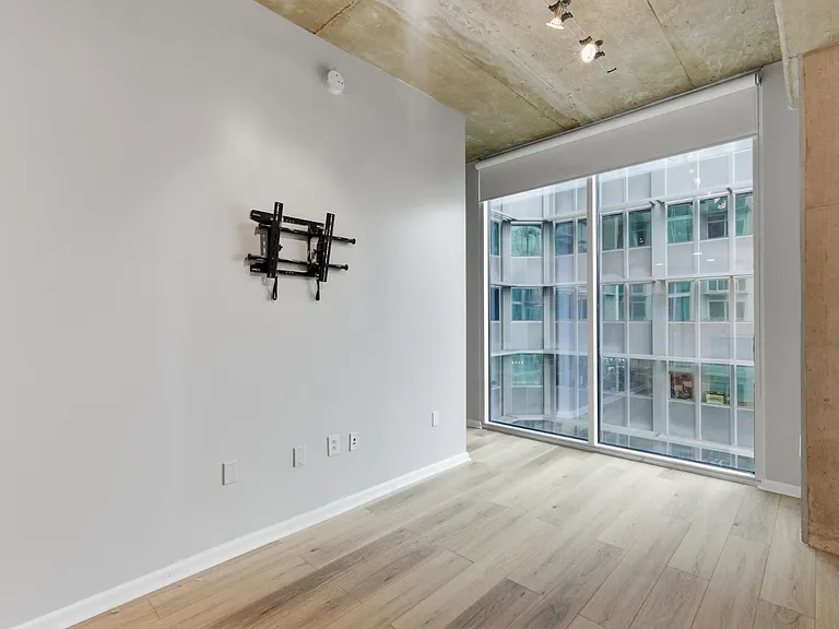 415 Church St #2409 — Photo 9