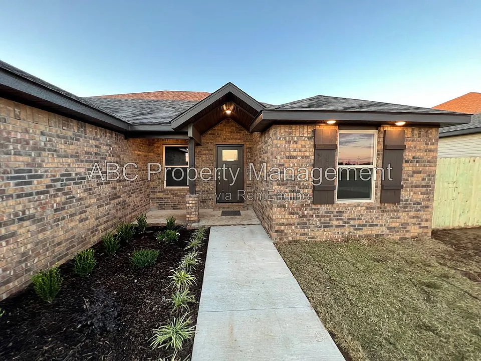 320 Grove Ln