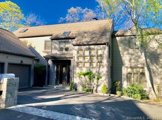 18 Thomas Pl, Norwalk, CT 06853