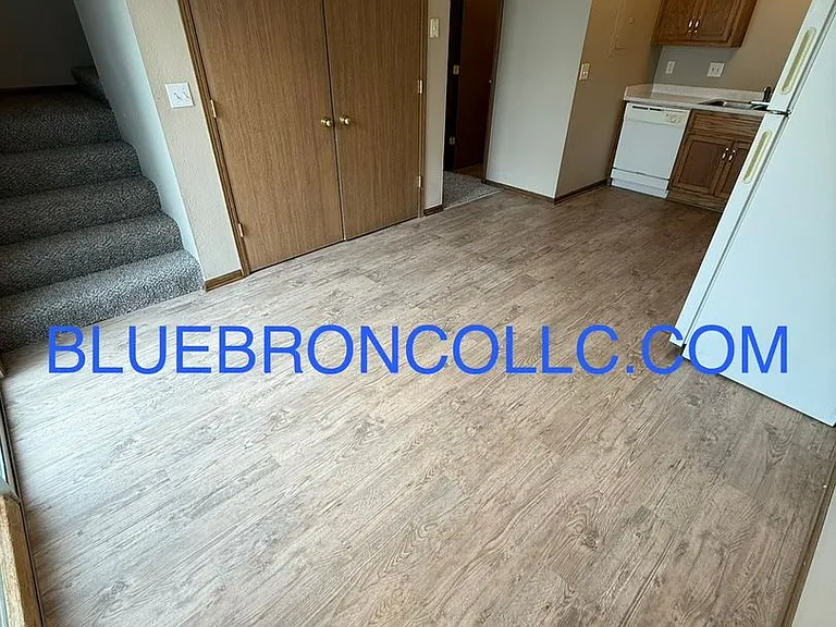 619 Willow Ln #B — Photo 5