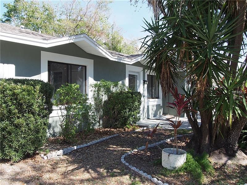 1st image of 14585 Vista Ln