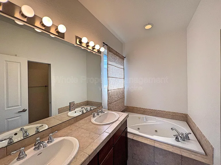 2488 Decatur St — Photo 16