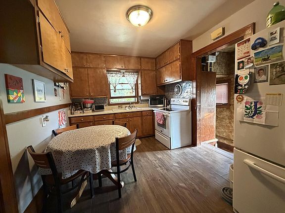5th image of 2437 N 22nd STREET