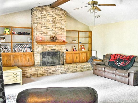 4th image of 2915 Forestwood Dr
