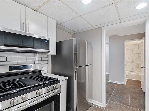 3rd image of 1447 Southland Vista Ct