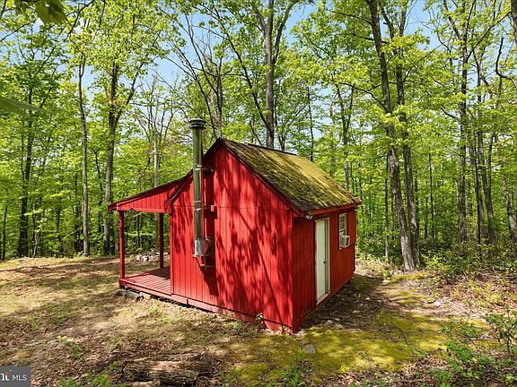5th image of 551 Sawlog Rd