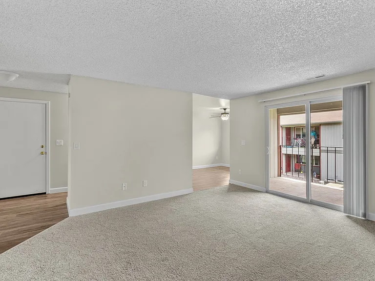 Irving Place Apartments — Photo 39