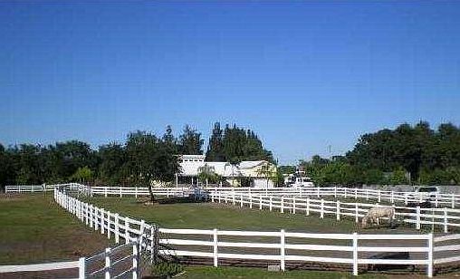 3rd image of 6700 77th St