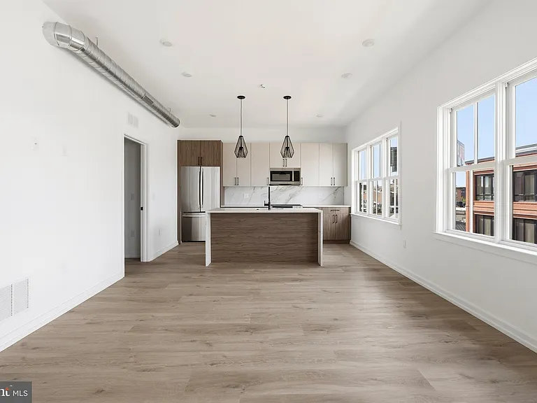 209 New St #6A — Photo 1