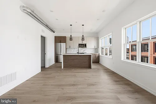 209 New St #6A Photo 1