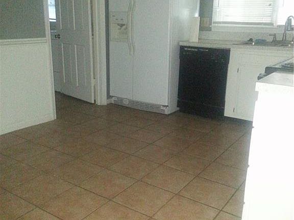3rd image of 2201 Earl Of Essex Dr