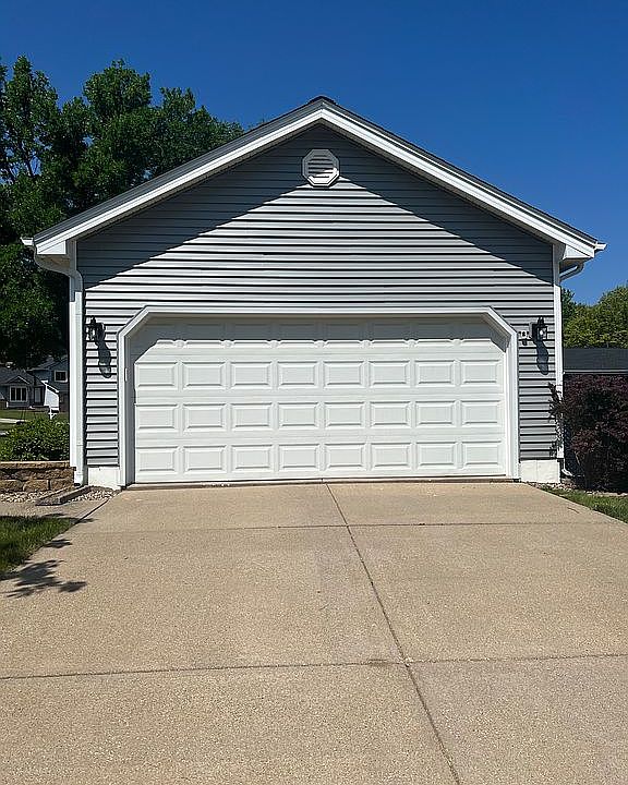 2nd image of 9081 Carpenter Circle Dr