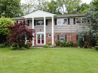 45 Lake Rd, Manhasset, NY 11030