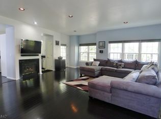 808 Dellwood Ln #808, Whippany, NJ 07981