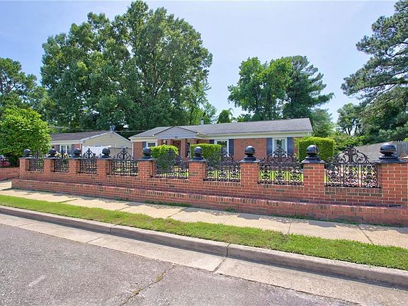 2nd image of 713 Pelham Dr