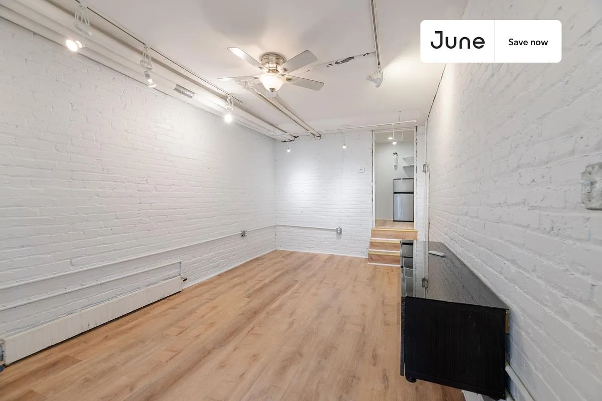 1 bedroom in Columbia Heights on a flexible lease #1589 — Photo 2