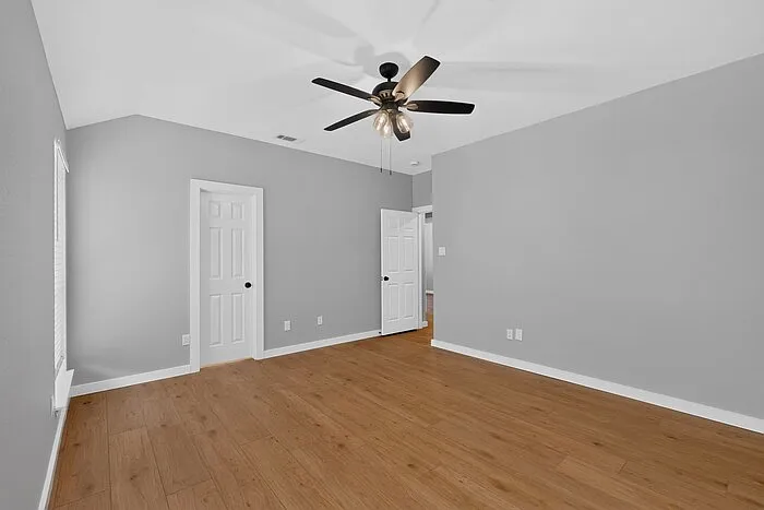 9881 Cambridge Dr — Photo 22