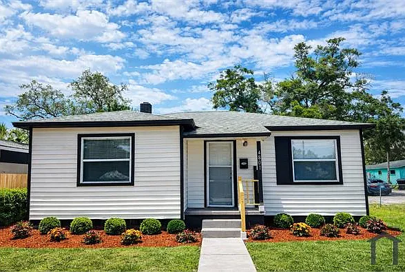 3 bed, 1100 sqft, $2,500 — Photo 4