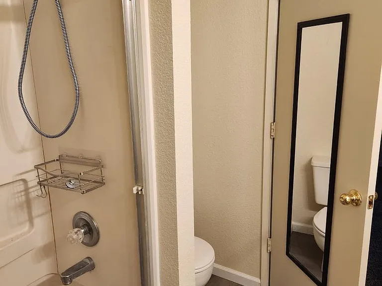 2339 Ferry St — Photo 11