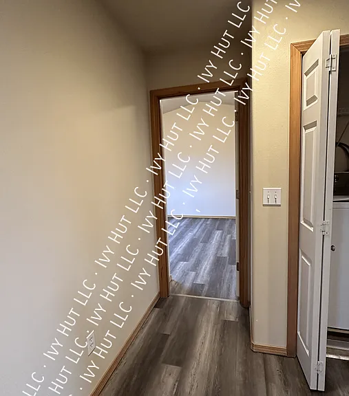 6725 Highland Dr — Photo 12