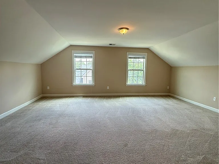 726 Century Dr — Photo 34