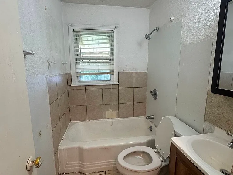 1152 Lansdowne Blvd — Photo 5