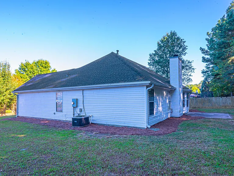 2285 Shady Oaks Dr — Photo 27
