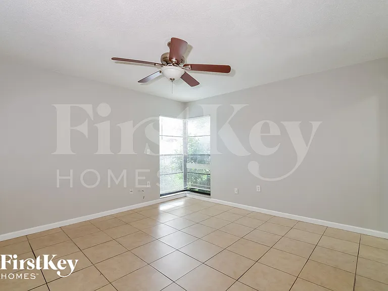 649 Nardello Dr — Photo 8