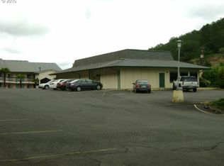 968 NE Stephens St, Roseburg, OR 97470