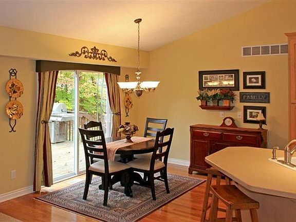 5th image of 951 Tibalew Dr NW