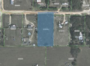 105 Rhododendron Ln, Interlachen, FL 32148