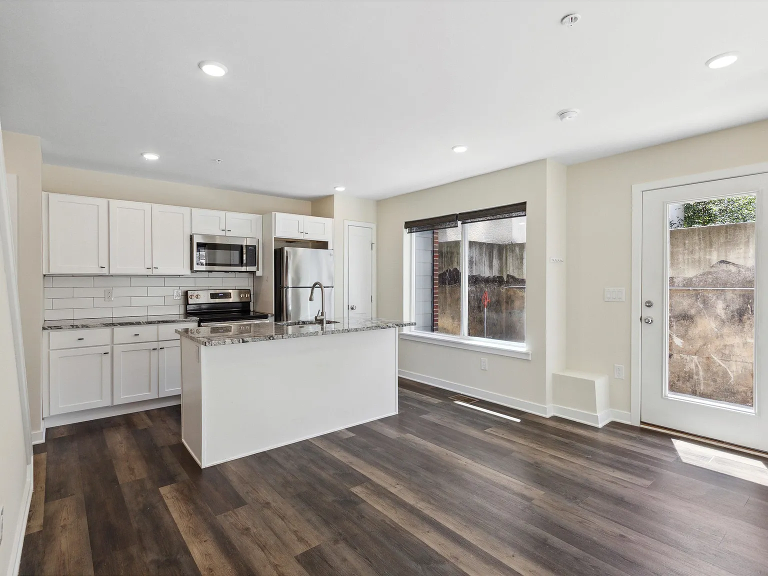 1330 N 15th St Unit E — Photo 1