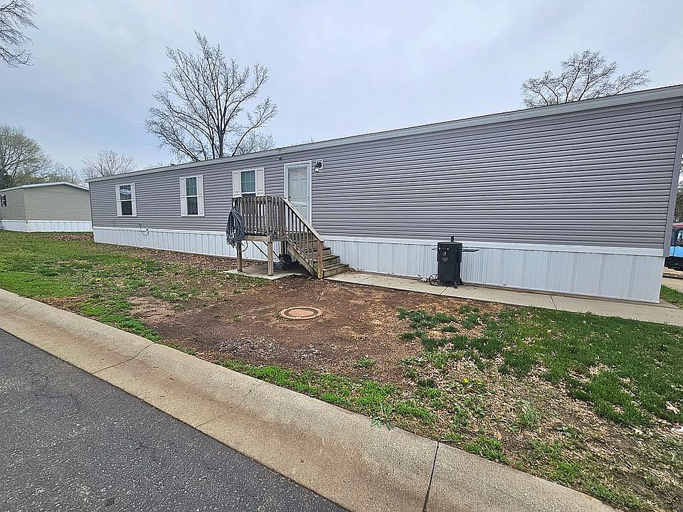 1st image of 22 Lily Dr