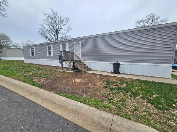 22 Lily Dr, Fenton, MO 63026
