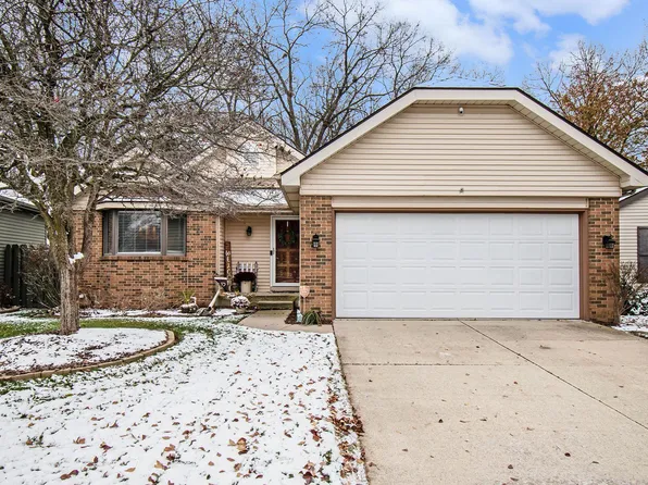 1722 Woodland Dr, Elkhart, IN 46514