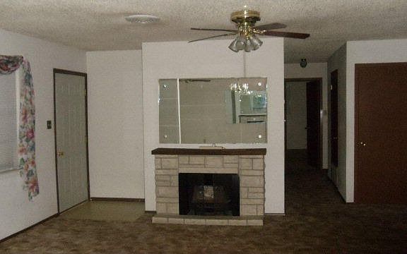 4th image of 609 NE Ave E Pl