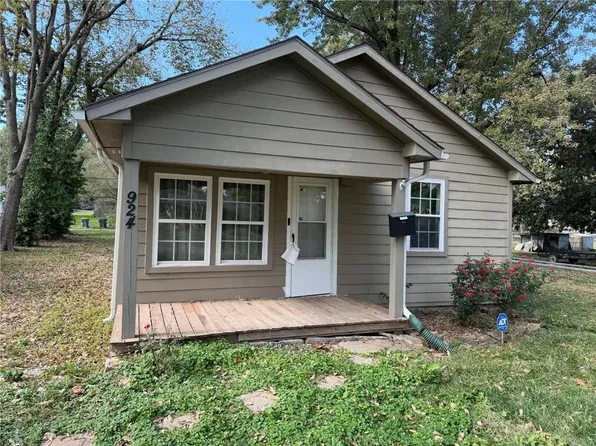 924 N Mulberry St, Ottawa, KS 66067